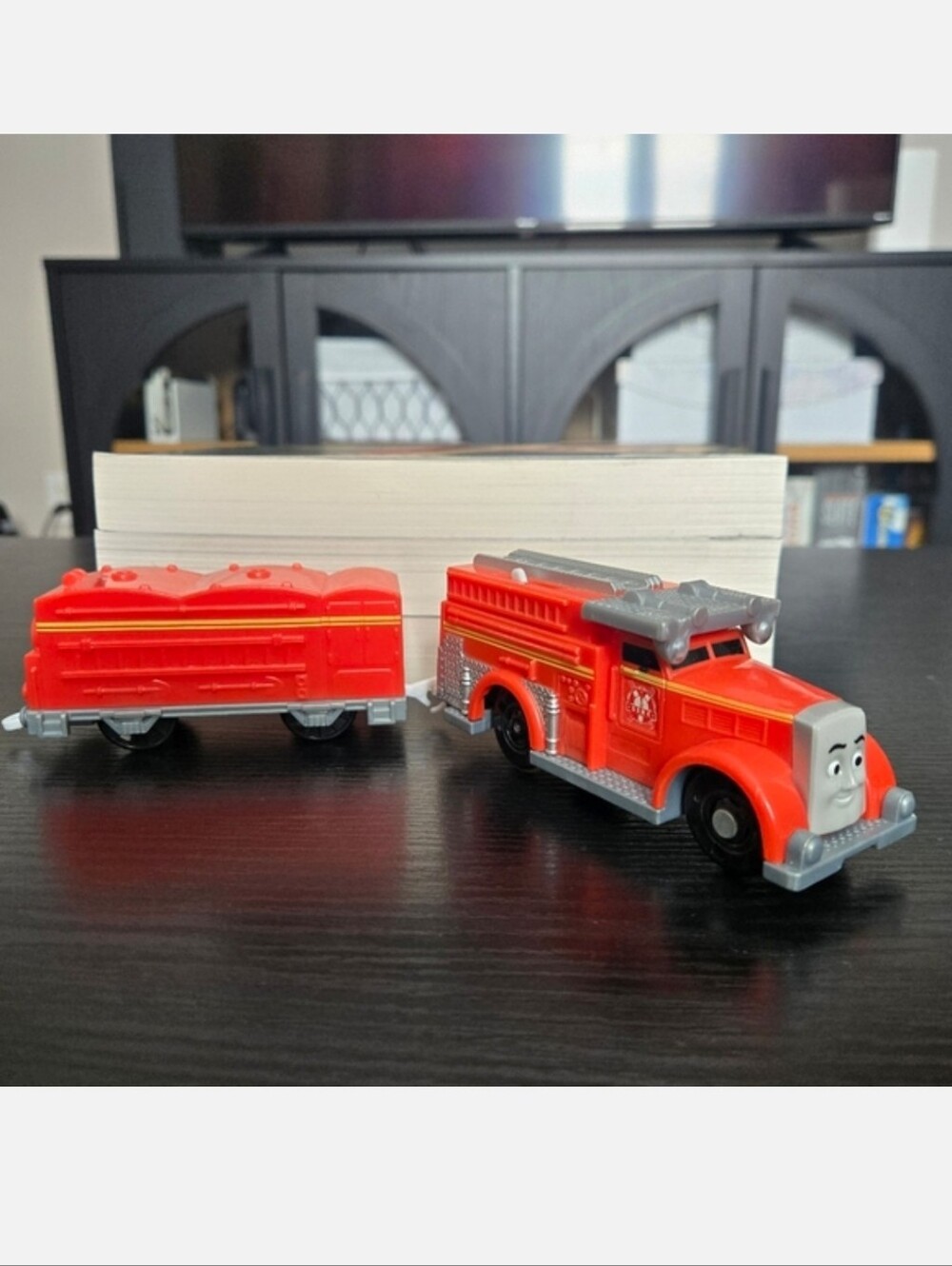 Flynn, Thomas & Friends Trackmaster Motorized Train Engine 2010 Fire Truck